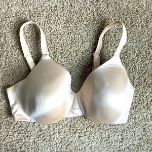 NWOT Bali bra size 36D